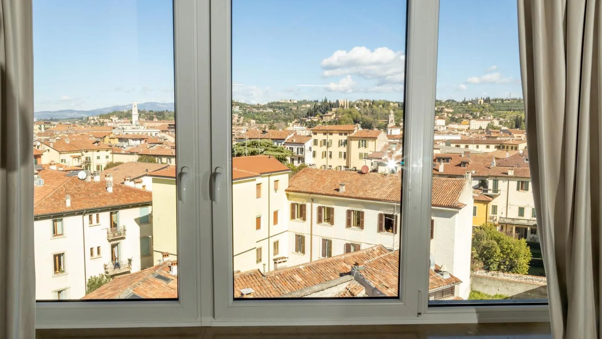 Verona Relax & Stay Rooms 0*,