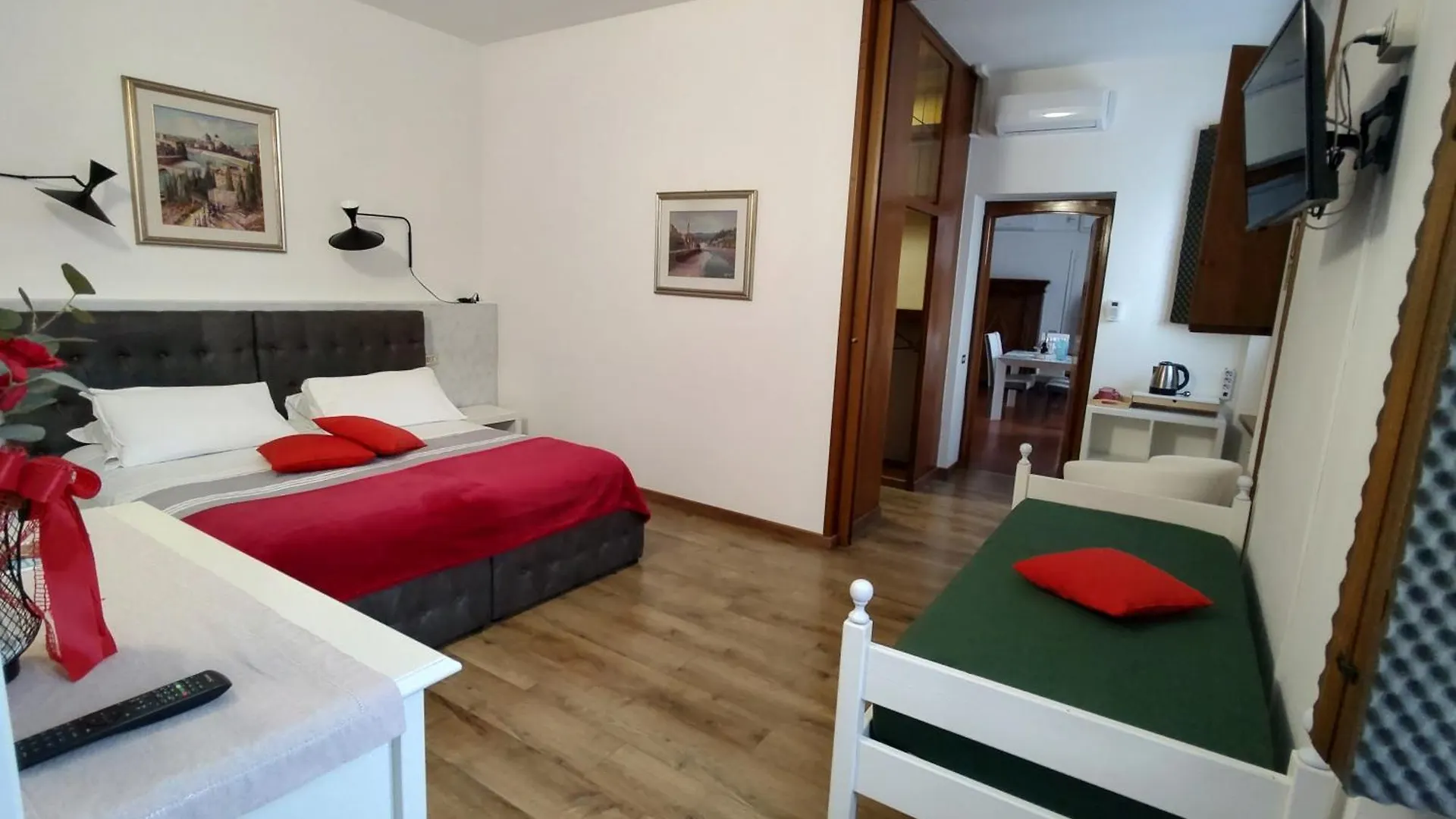 Verona Relax & Stay Rooms 0*,  Italy